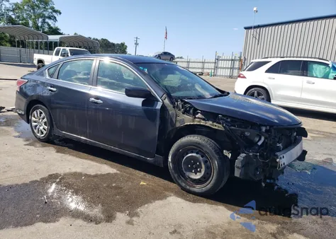 2015 Nissan Altima 2.5 z USA, uszkodzony, nr VIN 1N4AL3AP1FN870320